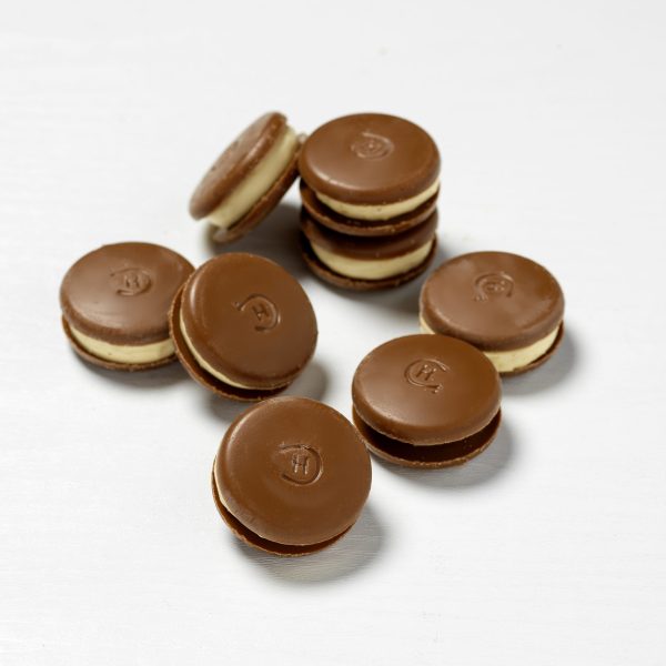 Caramel Cheesecake Macarons